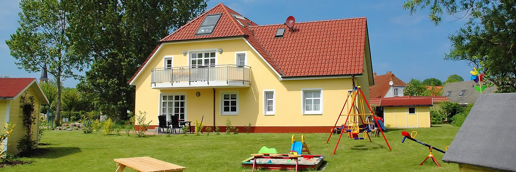 Haus Emily - Ferienwohnungen im Ostseebad Wustrow - Fischland Darß