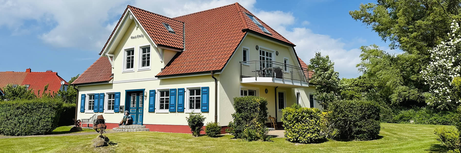 Haus Emily - Ferienwohnungen im Ostseebad Wustrow - Fischland Darß